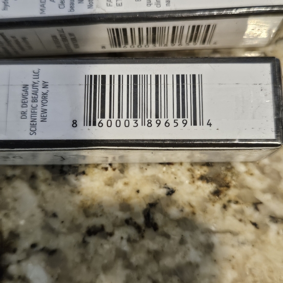 Dr Lara Devgan Extreme Lengthening Mascara X8 - Picture 3 of 3